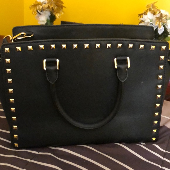 Used Authentic Michael Kors studded Black Selma - Picture 3 of 5
